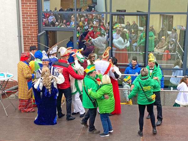 Einen Walzer zum Abschluss am 11.11.2024 am Rathaus Sandersdorf-Brehna