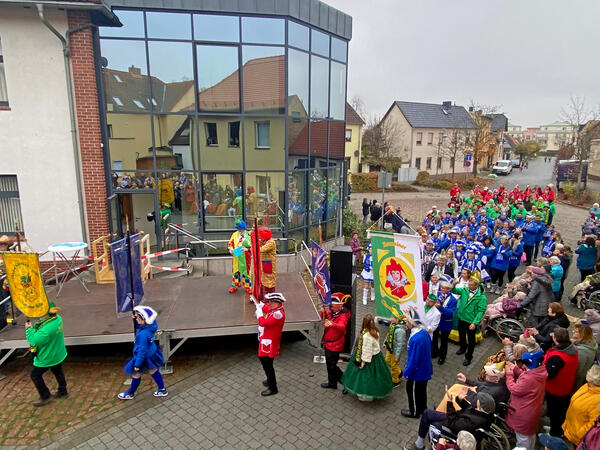 Herzlich willkommen den fünf Karnevalsvereinen am 11.11.2024 am Rathaus Sandersdorf-Brehna